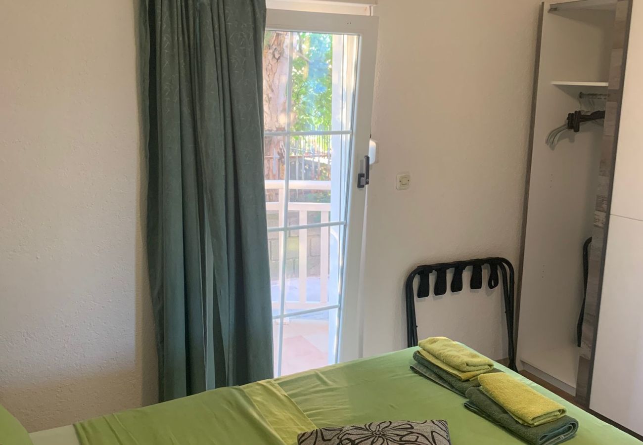 Ferienwohnung in Vrsi - Ferienwohnung in Vrsi mit Balkon, Klimaanlage, W-LAN (4824-2)