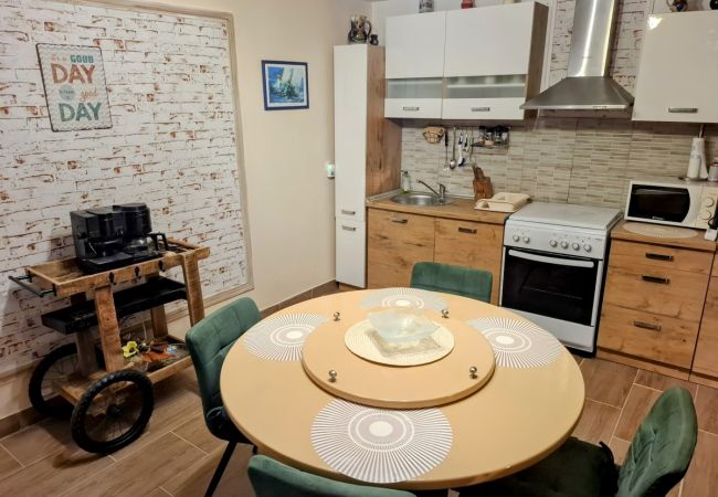 Ferienwohnung in Nin - Ferienwohnung in Zaton (Zadar) mit Terrasse, Klimaanlage, W-LAN, Waschmaschine (4828-1) Ferienwohnung in Nin - Ferienwohnung in Zaton (Zadar) mit Terrasse, Klimaanlage, W-LAN, Waschmaschine (4828-1)