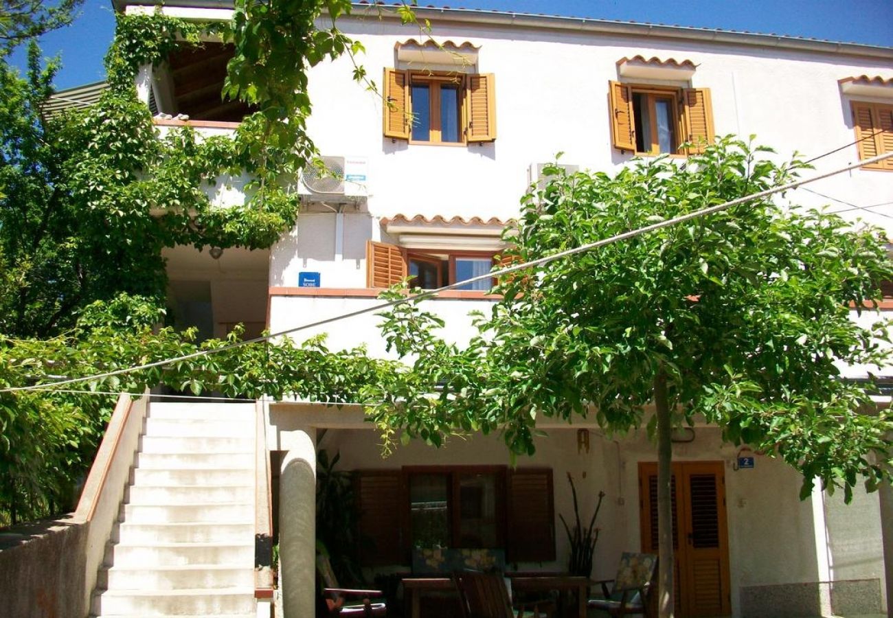 Ferienwohnung in Nerezine - Ferienwohnung in Nerezine mit Terrasse, Klimaanlage, W-LAN, Waschmaschine (4827-3)