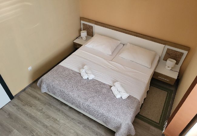Ferienwohnung in Vrsi - Ferienwohnung in Vrsi mit Terrasse, Klimaanlage, W-LAN, Waschmaschine (4836-1) Ferienwohnung in Vrsi - Ferienwohnung in Vrsi mit Terrasse, Klimaanlage, W-LAN, Waschmaschine (4836-1)
