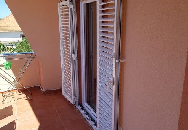 Ferienwohnung in Vrsi - Ferienwohnung in Vrsi mit Meerblick, Terrasse, Klimaanlage, W-LAN (4836-2) Ferienwohnung in Vrsi - Ferienwohnung in Vrsi mit Meerblick, Terrasse, Klimaanlage, W-LAN (4836-2)