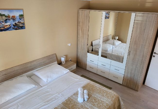 Ferienwohnung in Vrsi - Ferienwohnung in Vrsi mit Meerblick, Terrasse, Klimaanlage, W-LAN (4836-2) Ferienwohnung in Vrsi - Ferienwohnung in Vrsi mit Meerblick, Terrasse, Klimaanlage, W-LAN (4836-2)