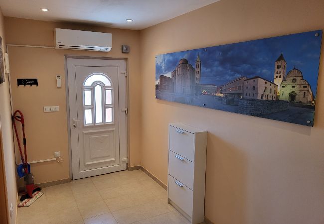 Ferienwohnung in Vrsi - Ferienwohnung in Vrsi mit Meerblick, Terrasse, Klimaanlage, W-LAN (4836-2) Ferienwohnung in Vrsi - Ferienwohnung in Vrsi mit Meerblick, Terrasse, Klimaanlage, W-LAN (4836-2)