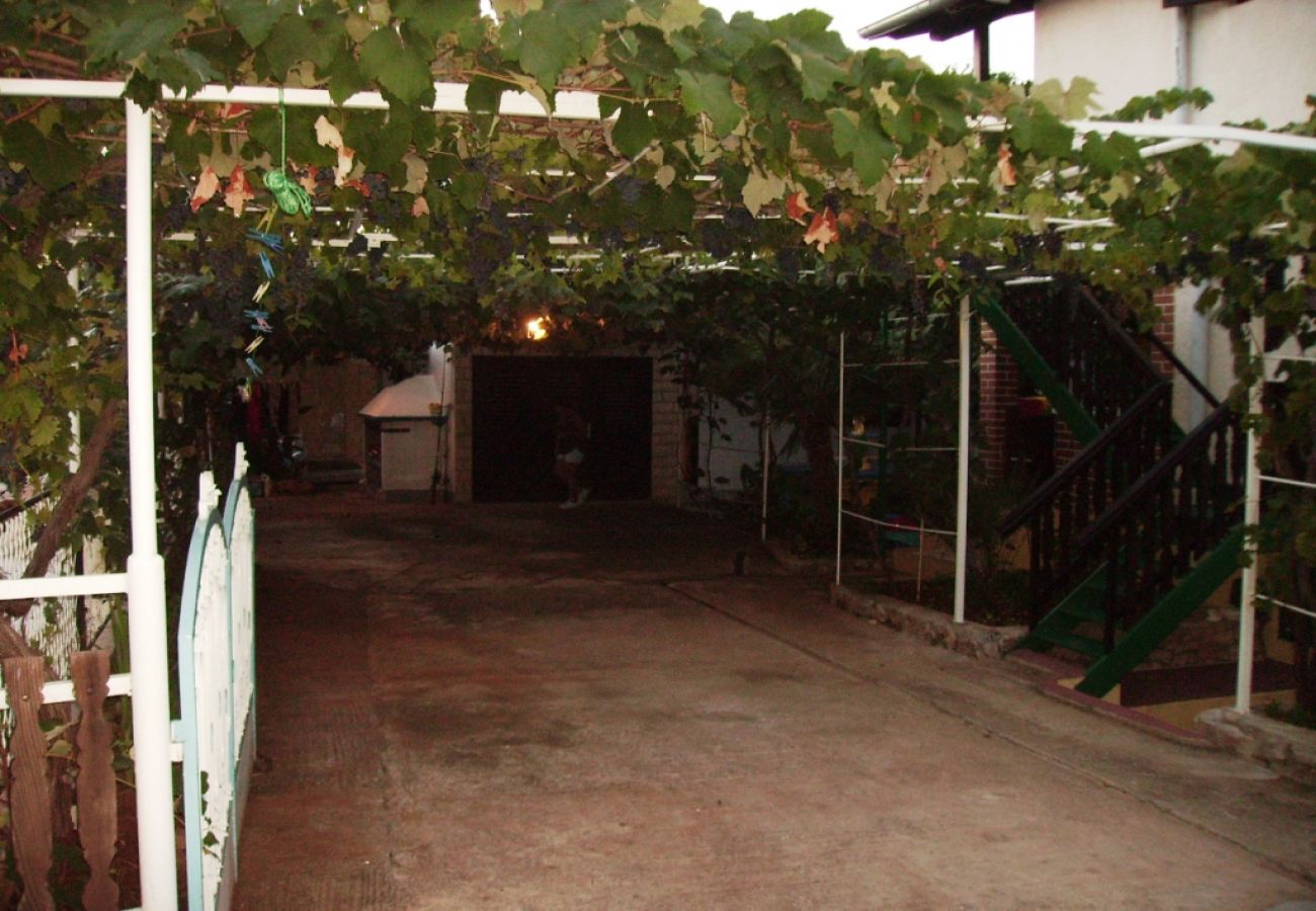 Ferienwohnung in Ždrelac - Ferienwohnung in Ždrelac mit Balkon, Klimaanlage, W-LAN, Waschmaschine (4834-1)