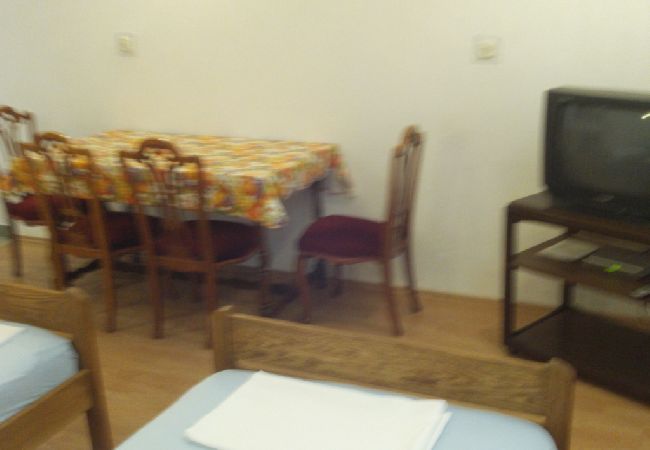 Ferienwohnung in Kustici - Ferienwohnung in Kustici mit Balkon, W-LAN, Waschmaschine (4847-1) Ferienwohnung in Kustici - Ferienwohnung in Kustici mit Balkon, W-LAN, Waschmaschine (4847-1)