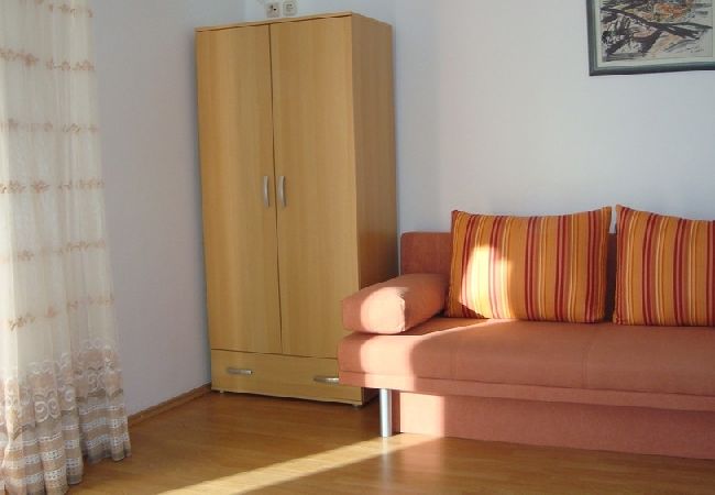 Ferienwohnung in Kustici - Ferienwohnung in Kustici mit Meerblick, Terrasse, Klimaanlage, W-LAN (4847-2) Ferienwohnung in Kustici - Ferienwohnung in Kustici mit Meerblick, Terrasse, Klimaanlage, W-LAN (4847-2)