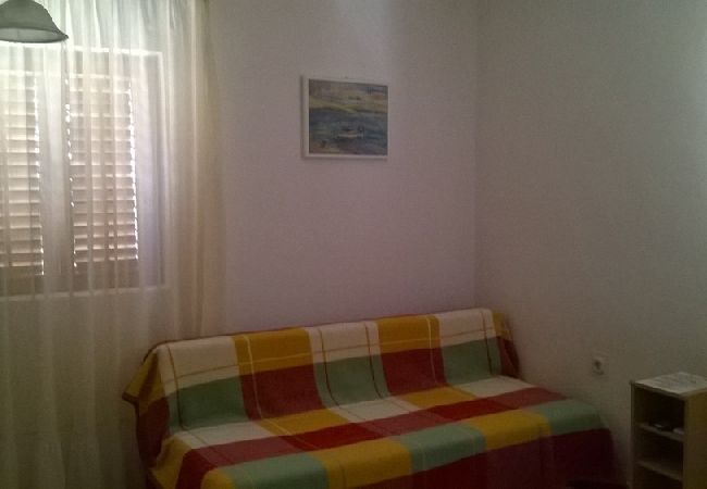 Ferienwohnung in Kustici - Ferienwohnung in Kustici mit Meerblick, Terrasse, Klimaanlage, W-LAN (4847-3) Ferienwohnung in Kustici - Ferienwohnung in Kustici mit Meerblick, Terrasse, Klimaanlage, W-LAN (4847-3)