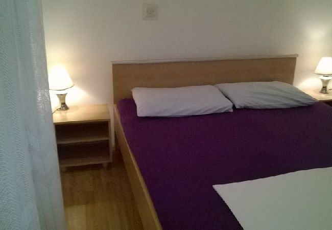 Ferienwohnung in Kustici - Ferienwohnung in Kustici mit Meerblick, Terrasse, Klimaanlage, W-LAN (4847-4) Ferienwohnung in Kustici - Ferienwohnung in Kustici mit Meerblick, Terrasse, Klimaanlage, W-LAN (4847-4)