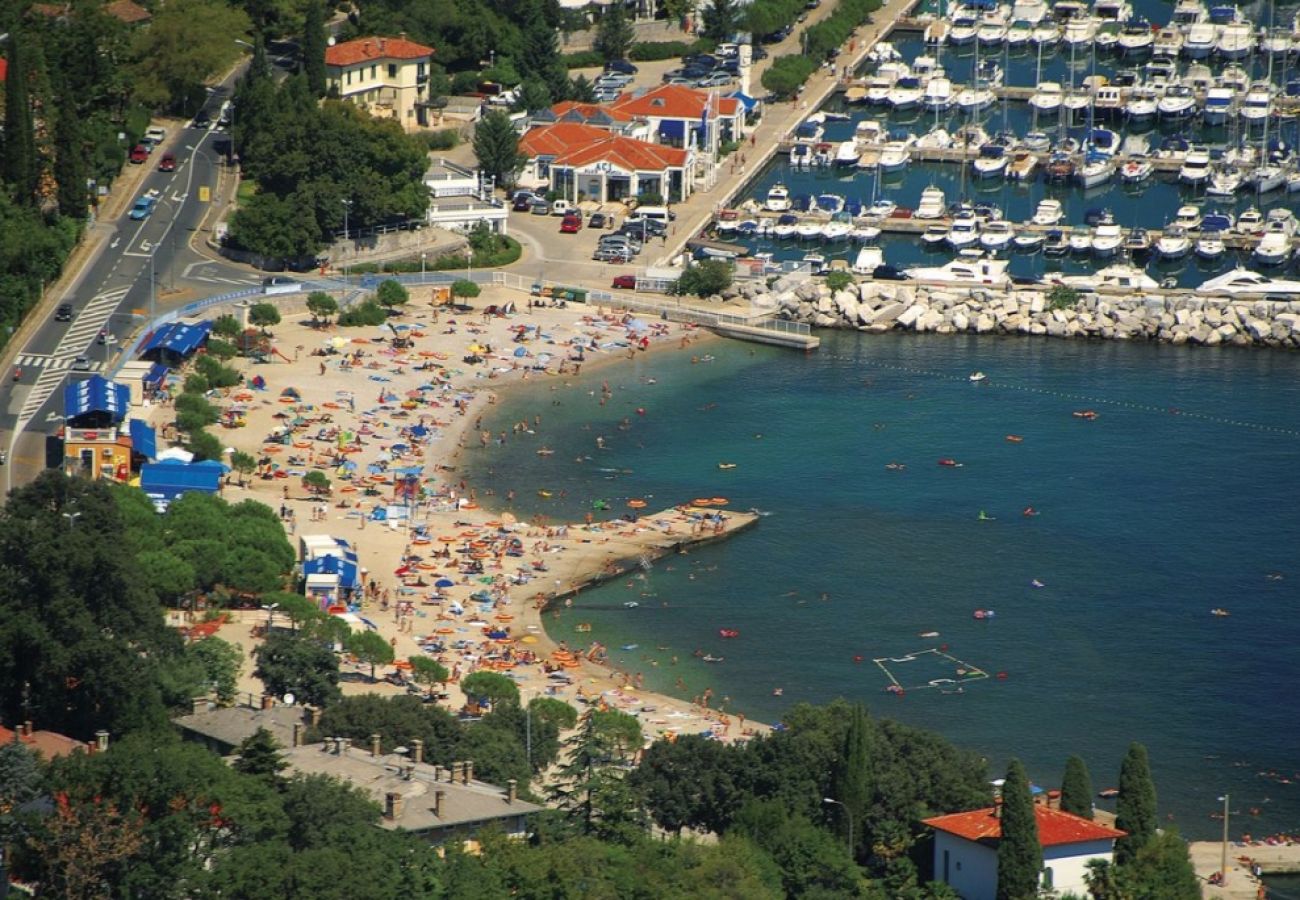 Ferienwohnung in Icici - Ferienwohnung in Ičići mit Meerblick, Terrasse, W-LAN (4870-1)