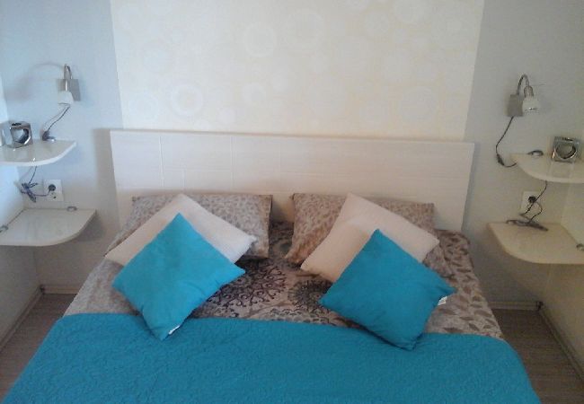 Studio in Hvar - Studioapartment in Hvar-Stadt mit Terrasse, Klimaanlage, W-LAN, Spülmaschine (4858-3) Studio in Hvar - Studioapartment in Hvar-Stadt mit Terrasse, Klimaanlage, W-LAN, Spülmaschine (4858-3)