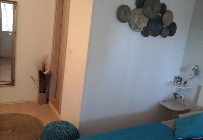 Studio in Hvar - Studioapartment in Hvar-Stadt mit Terrasse, Klimaanlage, W-LAN, Spülmaschine (4858-3) Studio in Hvar - Studioapartment in Hvar-Stadt mit Terrasse, Klimaanlage, W-LAN, Spülmaschine (4858-3)