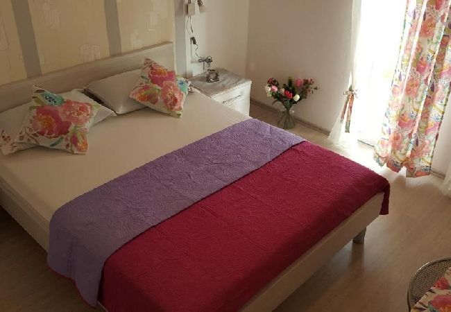 Studio in Hvar - Studioapartment in Hvar-Stadt mit Terrasse, Klimaanlage, W-LAN (4858-4) Studio in Hvar - Studioapartment in Hvar-Stadt mit Terrasse, Klimaanlage, W-LAN (4858-4)