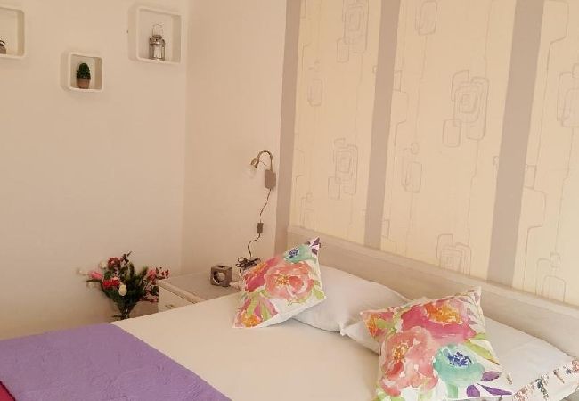 Studio in Hvar - Studioapartment in Hvar-Stadt mit Terrasse, Klimaanlage, W-LAN (4858-4) Studio in Hvar - Studioapartment in Hvar-Stadt mit Terrasse, Klimaanlage, W-LAN (4858-4)