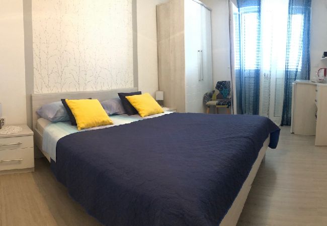 Zimmeranmietung in Hvar - Zimmer in Hvar-Stadt mit Meerblick, Balkon, Klimaanlage, W-LAN (4858-5) Zimmeranmietung in Hvar - Zimmer in Hvar-Stadt mit Meerblick, Balkon, Klimaanlage, W-LAN (4858-5)