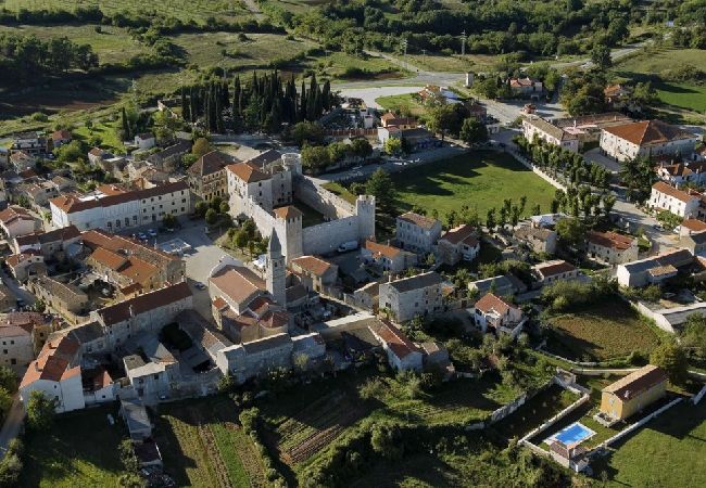 Ferienhaus in Svetvincenat - Ferienhaus in Svetvinčenat mit Terrasse, Klimaanlage, W-LAN, Waschmaschine (4843-1) Ferienhaus in Svetvincenat - Ferienhaus in Svetvinčenat mit Terrasse, Klimaanlage, W-LAN, Waschmaschine (4843-1)