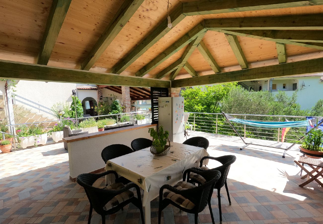 Ferienwohnung in Supetarska Draga - Ferienwohnung in Supetarska Draga mit Meerblick, Balkon, Klimaanlage, W-LAN (4861-1)