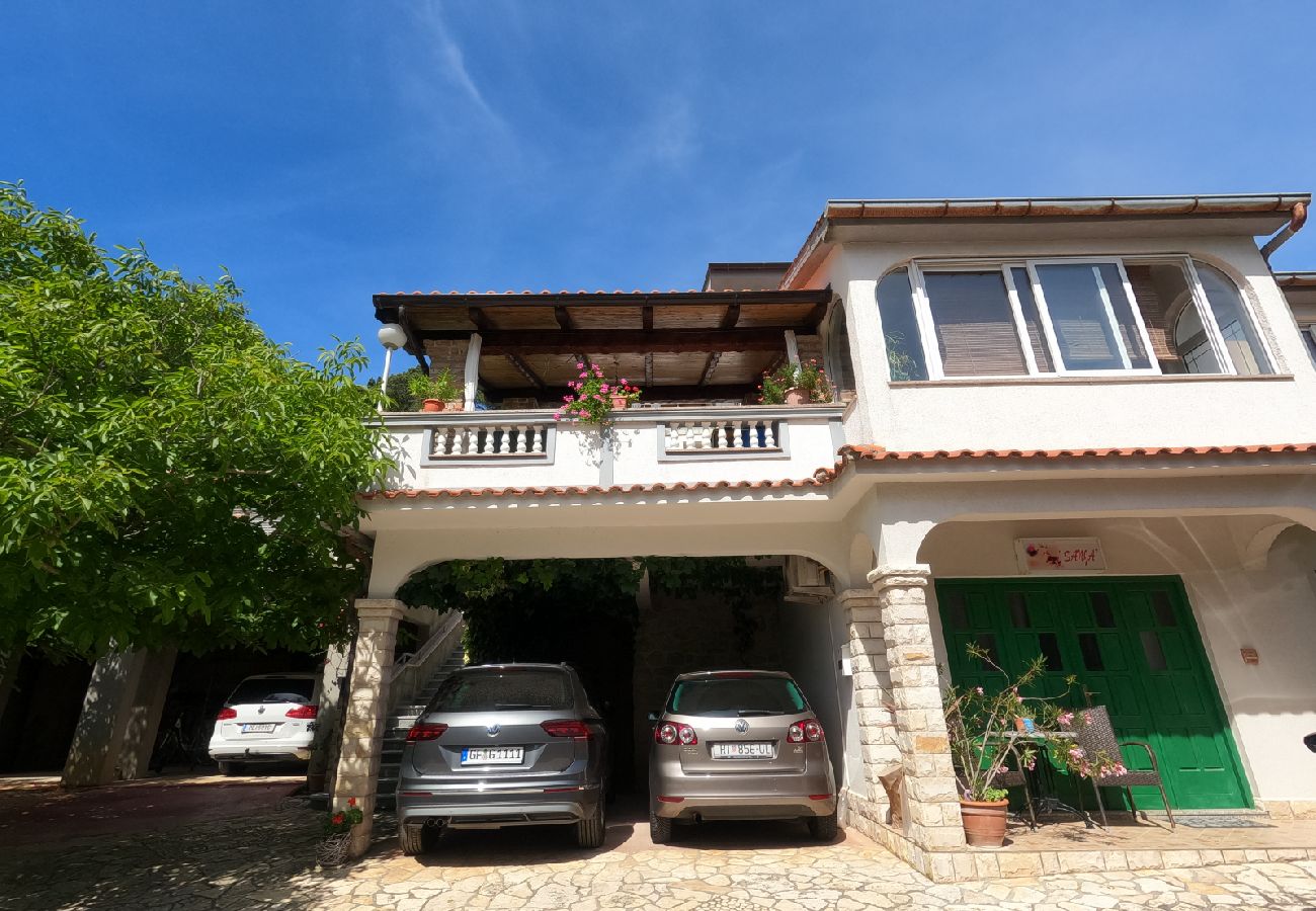 Ferienwohnung in Supetarska Draga - Ferienwohnung in Supetarska Draga mit Meerblick, Balkon, Klimaanlage, W-LAN (4861-1)