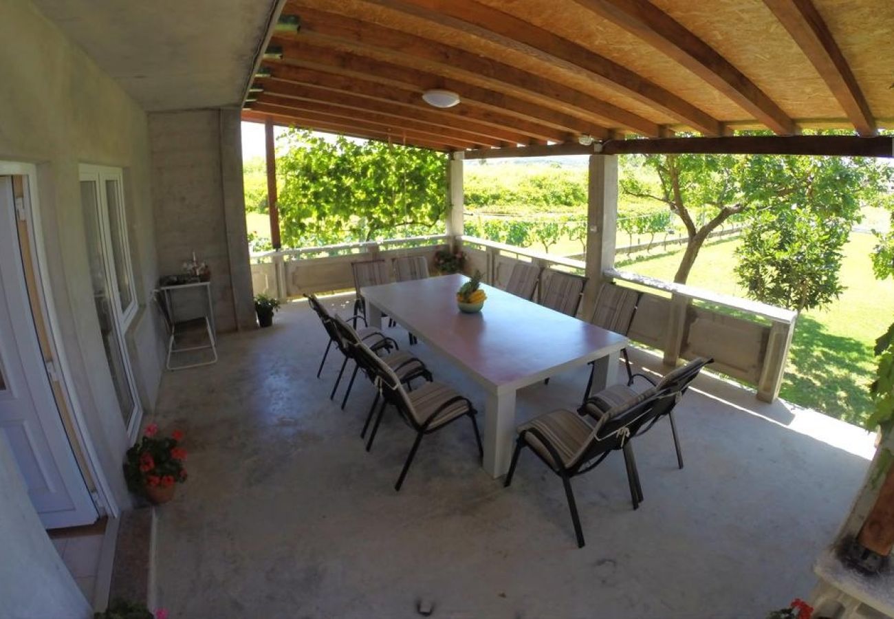 Ferienhaus in Ljubac - Ferienhaus in Ljubač mit Meerblick, Terrasse, Klimaanlage, W-LAN (4851-1)