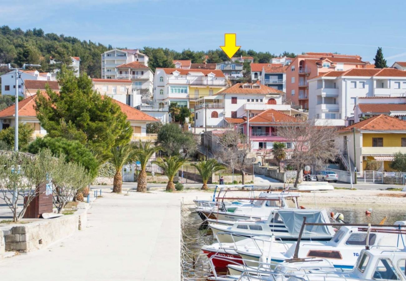 Ferienwohnung in Okrug Gornji - Ferienwohnung in Okrug Gornji mit Meerblick, Balkon, Klimaanlage, W-LAN (4882-2)