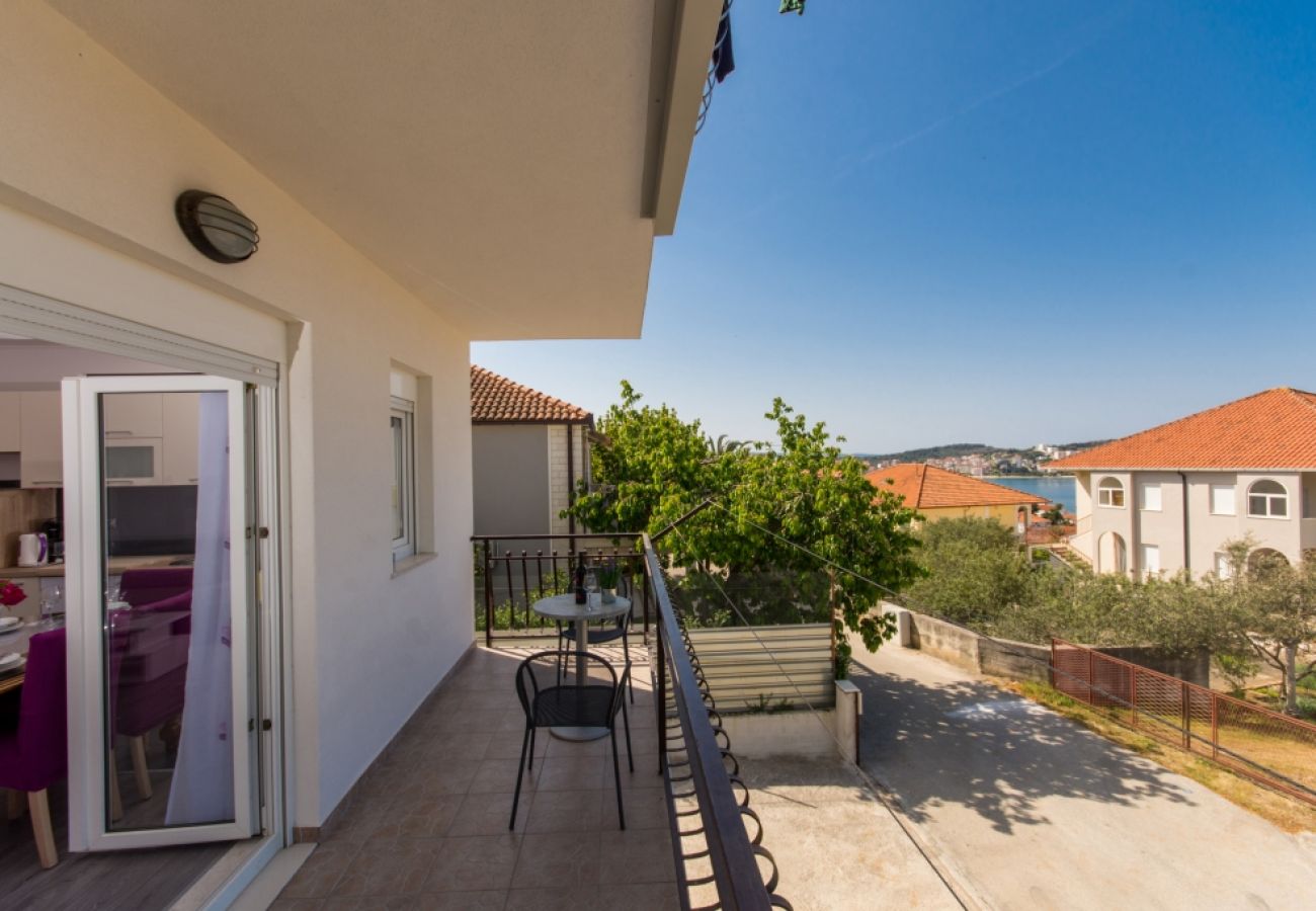 Ferienwohnung in Okrug Gornji - Ferienwohnung in Okrug Gornji mit Meerblick, Terrasse, Klimaanlage, W-LAN (4882-3)