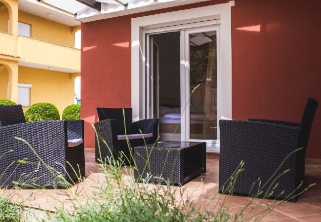 Ferienwohnung in Lopar - Ferienwohnung in Lopar mit Balkon, Klimaanlage, W-LAN, Waschmaschine (4885-1) Ferienwohnung in Lopar - Ferienwohnung in Lopar mit Balkon, Klimaanlage, W-LAN, Waschmaschine (4885-1)