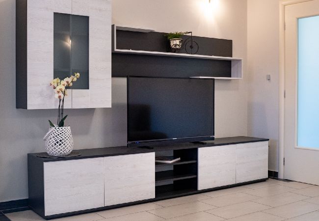 Ferienwohnung in Lopar - Ferienwohnung in Lopar mit Balkon, Klimaanlage, W-LAN, Waschmaschine (4885-1) Ferienwohnung in Lopar - Ferienwohnung in Lopar mit Balkon, Klimaanlage, W-LAN, Waschmaschine (4885-1)