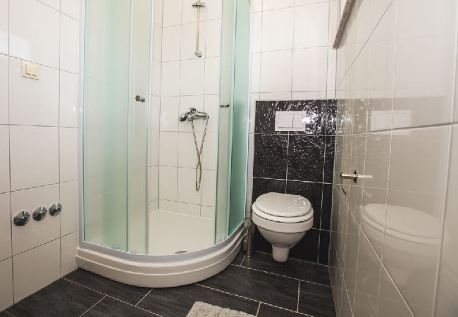 Ferienwohnung in Lopar - Ferienwohnung in Lopar mit Balkon, Klimaanlage, W-LAN, Waschmaschine (4885-1) Ferienwohnung in Lopar - Ferienwohnung in Lopar mit Balkon, Klimaanlage, W-LAN, Waschmaschine (4885-1)