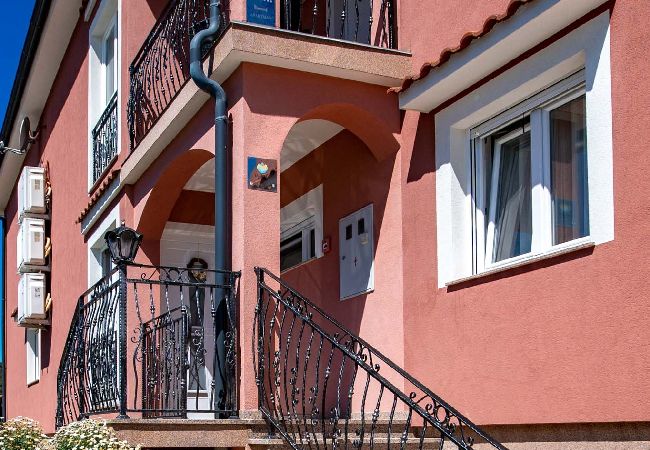 Ferienwohnung in Lopar - Ferienwohnung in Lopar mit Balkon, Klimaanlage, W-LAN, Waschmaschine (4885-1) Ferienwohnung in Lopar - Ferienwohnung in Lopar mit Balkon, Klimaanlage, W-LAN, Waschmaschine (4885-1)