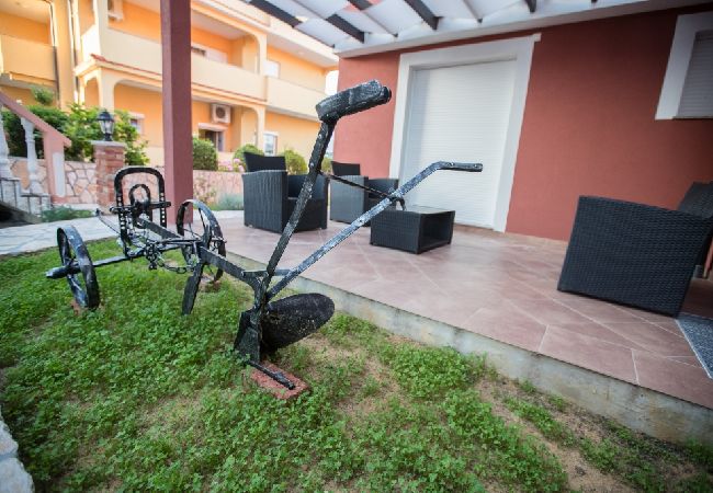 Ferienwohnung in Lopar - Ferienwohnung in Lopar mit Balkon, Klimaanlage, W-LAN, Waschmaschine (4885-1) Ferienwohnung in Lopar - Ferienwohnung in Lopar mit Balkon, Klimaanlage, W-LAN, Waschmaschine (4885-1)