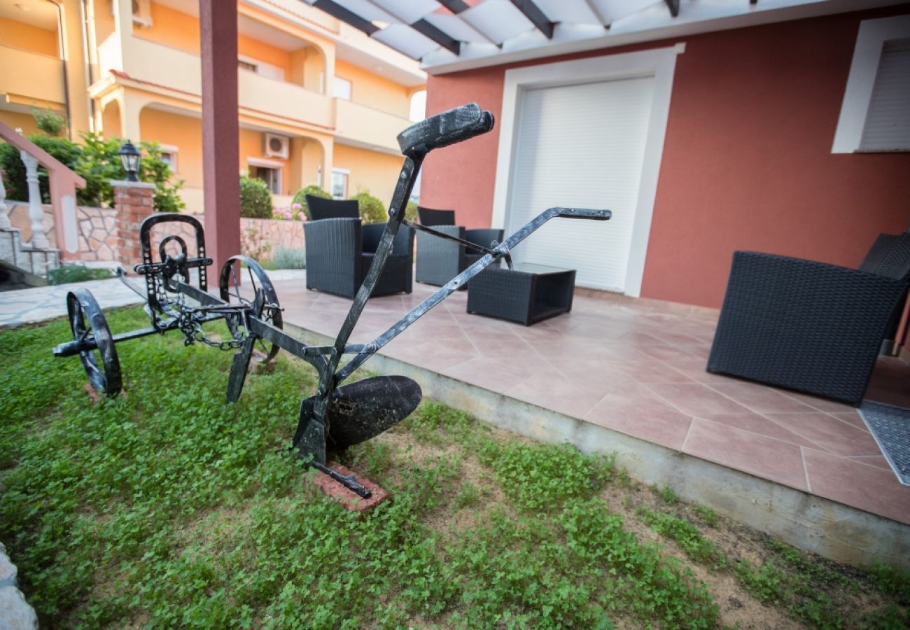 Ferienwohnung in Lopar - Ferienwohnung in Lopar mit Balkon, Klimaanlage, W-LAN, Waschmaschine (4885-2)