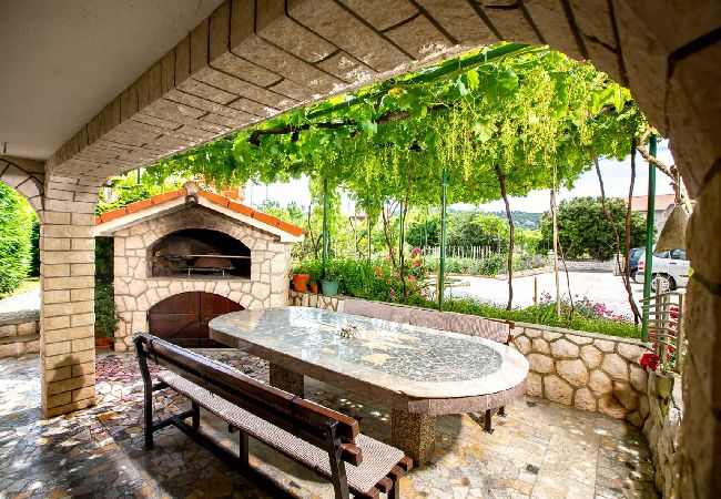 Ferienwohnung in Lopar - Ferienwohnung in Lopar mit Balkon, Klimaanlage, W-LAN, Waschmaschine (4886-3) Ferienwohnung in Lopar - Ferienwohnung in Lopar mit Balkon, Klimaanlage, W-LAN, Waschmaschine (4886-3)