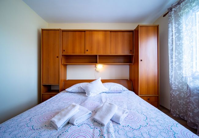 Ferienwohnung in Lopar - Ferienwohnung in Lopar mit Balkon, Klimaanlage, W-LAN, Waschmaschine (4886-2) Ferienwohnung in Lopar - Ferienwohnung in Lopar mit Balkon, Klimaanlage, W-LAN, Waschmaschine (4886-2)