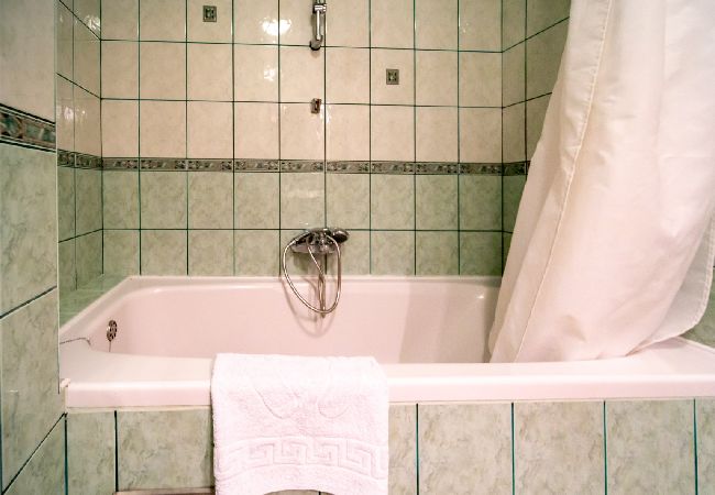 Ferienwohnung in Lopar - Ferienwohnung in Lopar mit Balkon, Klimaanlage, W-LAN, Waschmaschine (4886-2) Ferienwohnung in Lopar - Ferienwohnung in Lopar mit Balkon, Klimaanlage, W-LAN, Waschmaschine (4886-2)