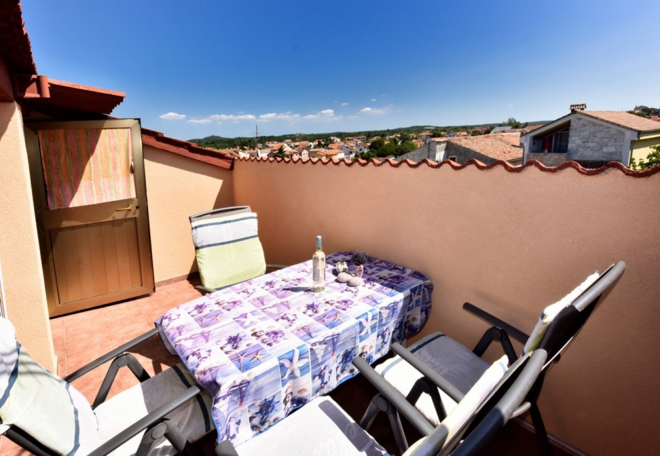 Ferienwohnung in Funtana - Ferienwohnung in Funtana mit Meerblick, Terrasse, Klimaanlage, W-LAN (4879-2)