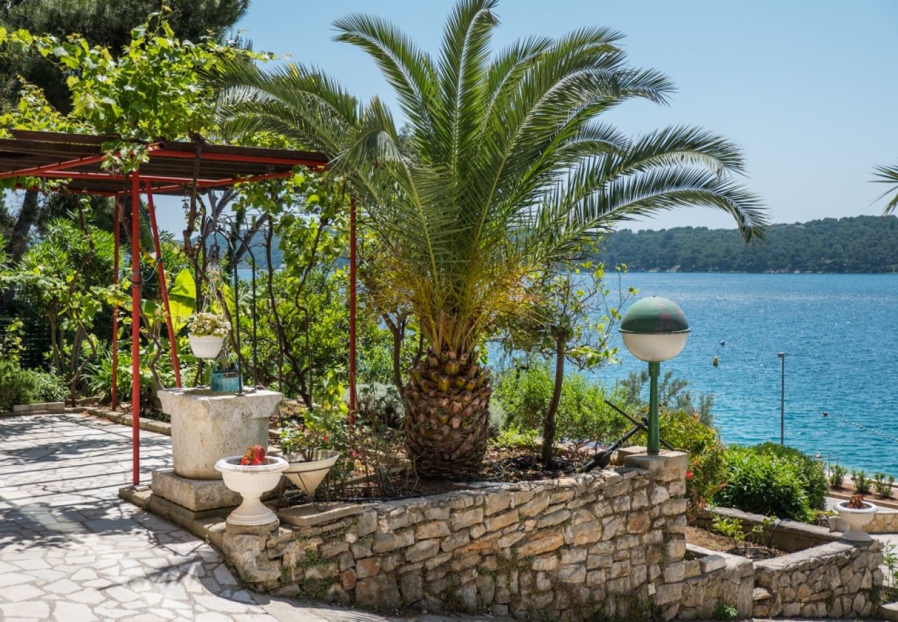 Ferienwohnung in Mali Lošinj - Ferienwohnung in Mali Lošinj mit Meerblick, Balkon, Klimaanlage, W-LAN (4896-4)