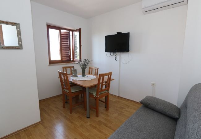 Ferienwohnung in Stara Novalja - Ferienwohnung in Stara Novalja mit Meerblick, Balkon, Klimaanlage, W-LAN (4897-2) Ferienwohnung in Stara Novalja - Ferienwohnung in Stara Novalja mit Meerblick, Balkon, Klimaanlage, W-LAN (4897-2)