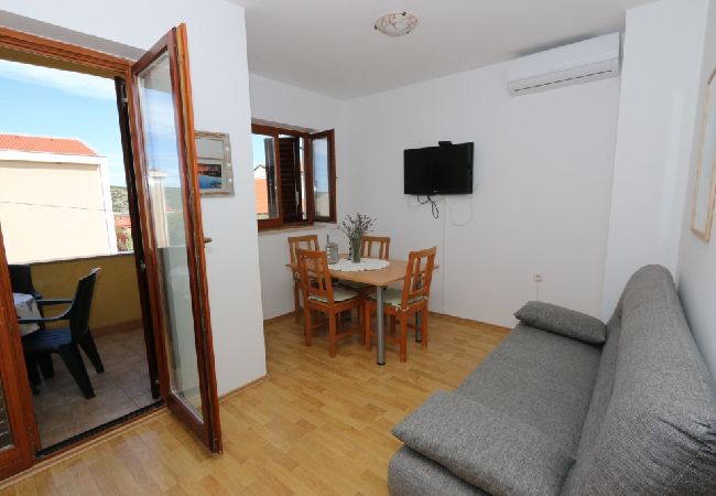 Ferienwohnung in Stara Novalja - Ferienwohnung in Stara Novalja mit Meerblick, Balkon, Klimaanlage, W-LAN (4897-2) Ferienwohnung in Stara Novalja - Ferienwohnung in Stara Novalja mit Meerblick, Balkon, Klimaanlage, W-LAN (4897-2)