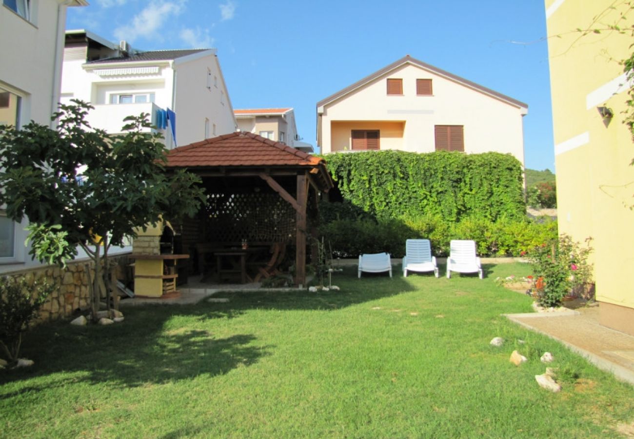 Ferienwohnung in Stara Novalja - Ferienwohnung in Stara Novalja mit Meerblick, Balkon, Klimaanlage, W-LAN (4897-2)