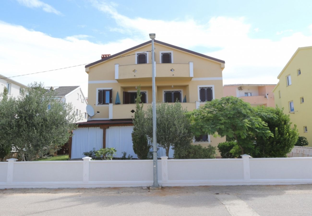 Ferienwohnung in Stara Novalja - Ferienwohnung in Stara Novalja mit Meerblick, Balkon, Klimaanlage, W-LAN (4897-2)