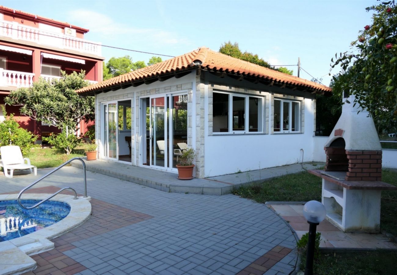 Ferienwohnung in Mundanije - Ferienwohnung in Mundanije mit Balkon, Klimaanlage, W-LAN (4912-1)