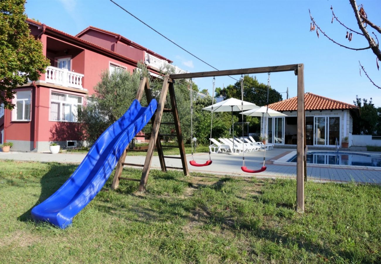 Ferienwohnung in Mundanije - Ferienwohnung in Mundanije mit Terrasse, Klimaanlage, W-LAN (4912-2)