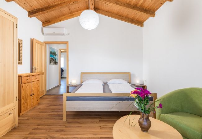 Ferienwohnung in Lopar - Ferienwohnung in Lopar mit Terrasse, Klimaanlage, W-LAN (4918-1) Ferienwohnung in Lopar - Ferienwohnung in Lopar mit Terrasse, Klimaanlage, W-LAN (4918-1)