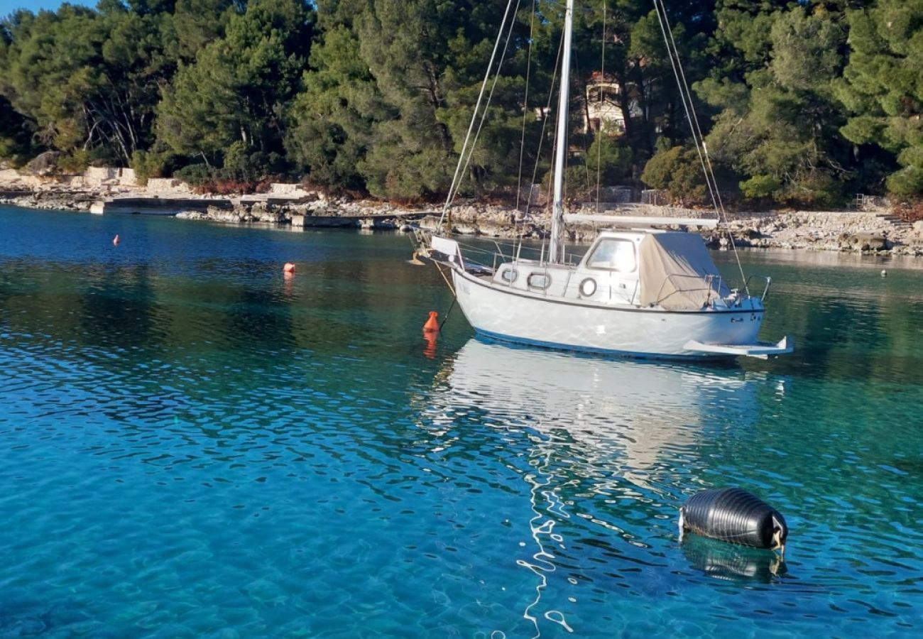 Ferienwohnung in Mali Lošinj - Ferienwohnung in Mali Lošinj mit Terrasse, Klimaanlage, W-LAN, Waschmaschine (4913-1)