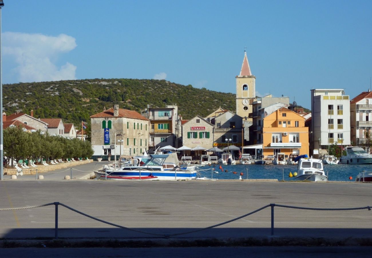 Ferienwohnung in Pirovac - Ferienwohnung in Pirovac mit Meerblick, Terrasse, Klimaanlage, W-LAN (4925-1)