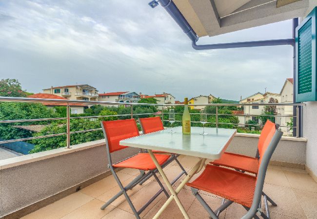 Ferienwohnung in Pirovac - Ferienwohnung in Pirovac mit Terrasse, Klimaanlage, W-LAN (4925-4) Ferienwohnung in Pirovac - Ferienwohnung in Pirovac mit Terrasse, Klimaanlage, W-LAN (4925-4)