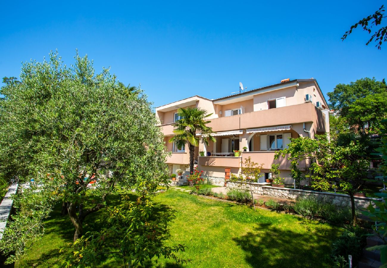 Ferienwohnung in Njivice - Ferienwohnung in Njivice mit Meerblick, Balkon, Klimaanlage, W-LAN (4930-1)