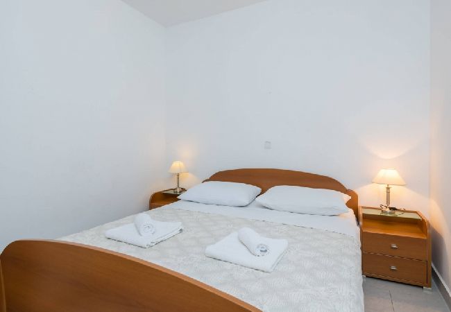 Ferienwohnung in Orebic - Ferienwohnung in Orebić mit Terrasse, Klimaanlage, W-LAN, Waschmaschine (4934-3) Ferienwohnung in Orebic - Ferienwohnung in Orebić mit Terrasse, Klimaanlage, W-LAN, Waschmaschine (4934-3)