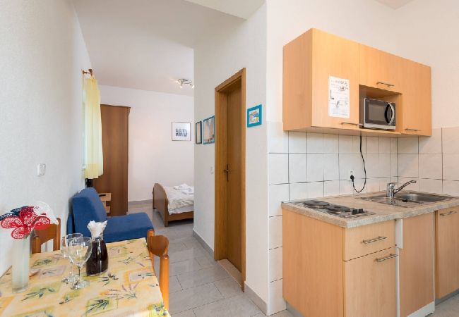 Studio in Orebic - Studioapartment in Orebić mit Terrasse, Klimaanlage, W-LAN (4934-1) Studio in Orebic - Studioapartment in Orebić mit Terrasse, Klimaanlage, W-LAN (4934-1)