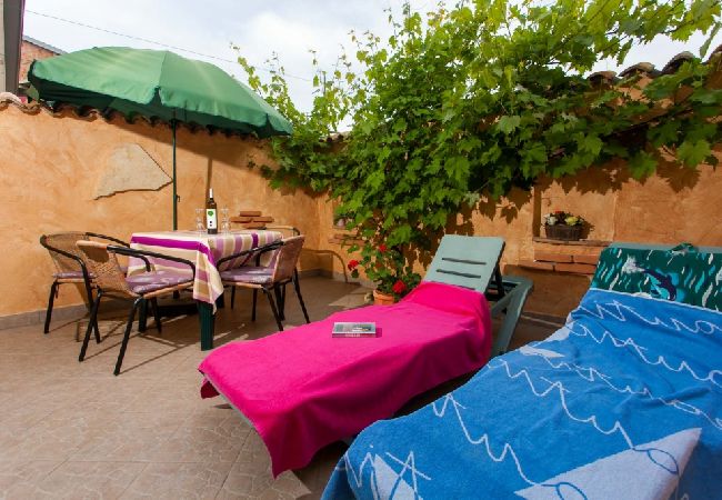 Ferienhaus in Porec - Ferienhaus in Poreč mit Balkon, Klimaanlage, W-LAN, Waschmaschine (4928-2) Ferienhaus in Porec - Ferienhaus in Poreč mit Balkon, Klimaanlage, W-LAN, Waschmaschine (4928-2)