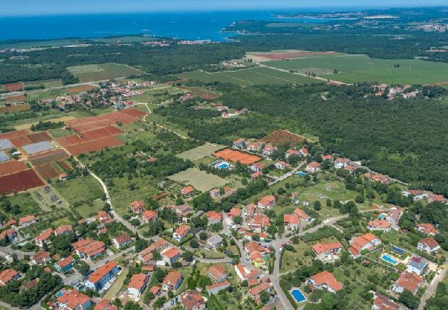 Ferienhaus in Porec - Ferienhaus in Poreč mit Balkon, Klimaanlage, W-LAN, Waschmaschine (4928-2) Ferienhaus in Porec - Ferienhaus in Poreč mit Balkon, Klimaanlage, W-LAN, Waschmaschine (4928-2)